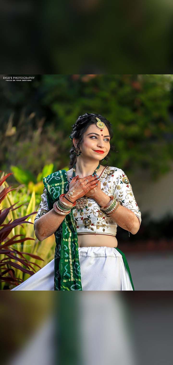 Dilus Photography Pose Image