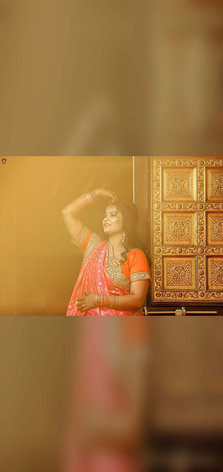 Dilus Photography Pose Image