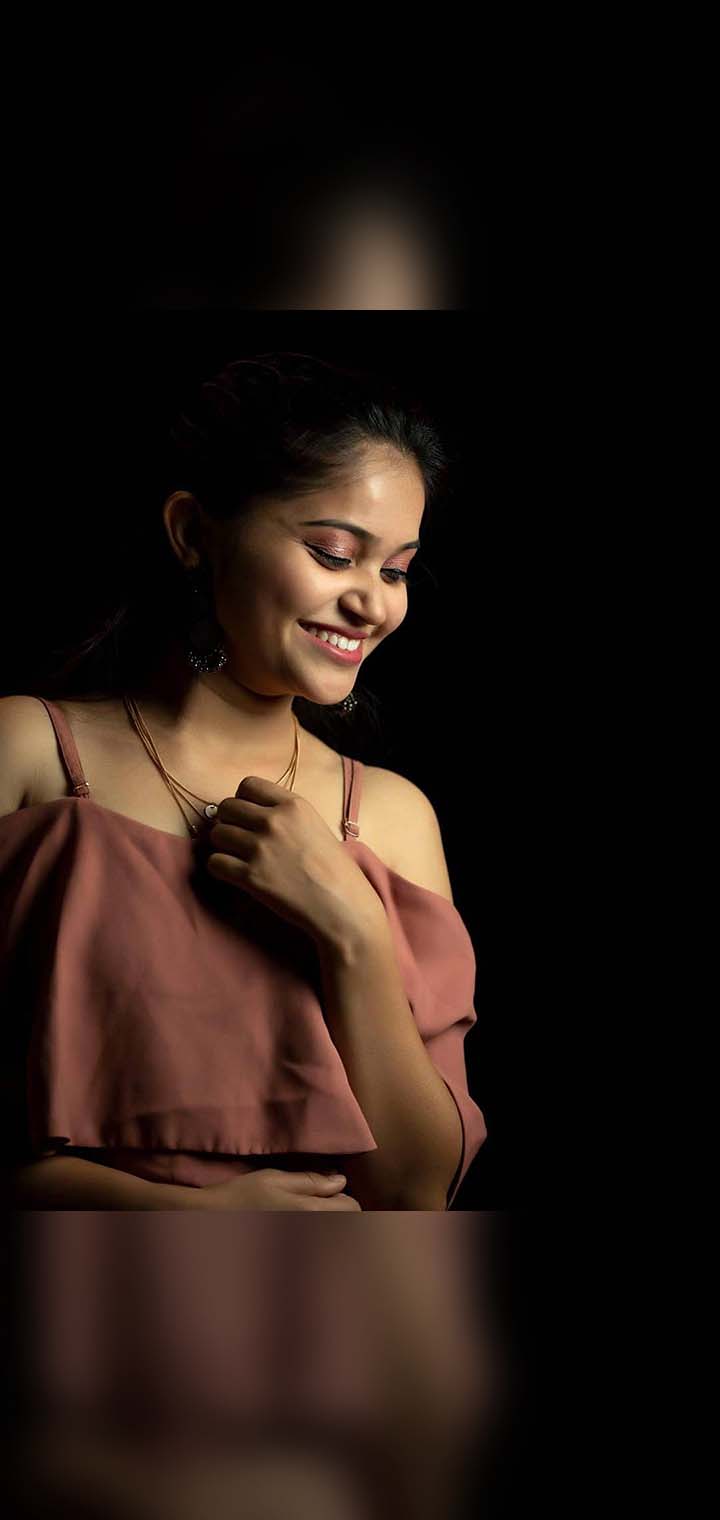 Dilus Photography Pose Image