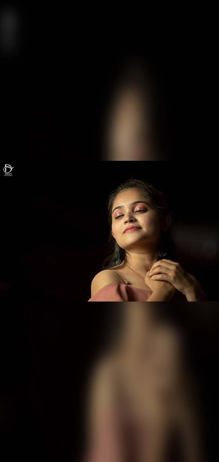 Dilus Photography Pose Image