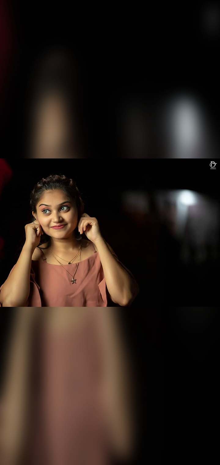 Dilus Photography Pose Image