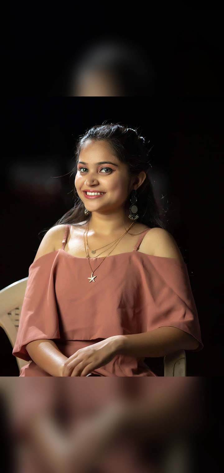 Dilus Photography Pose Image