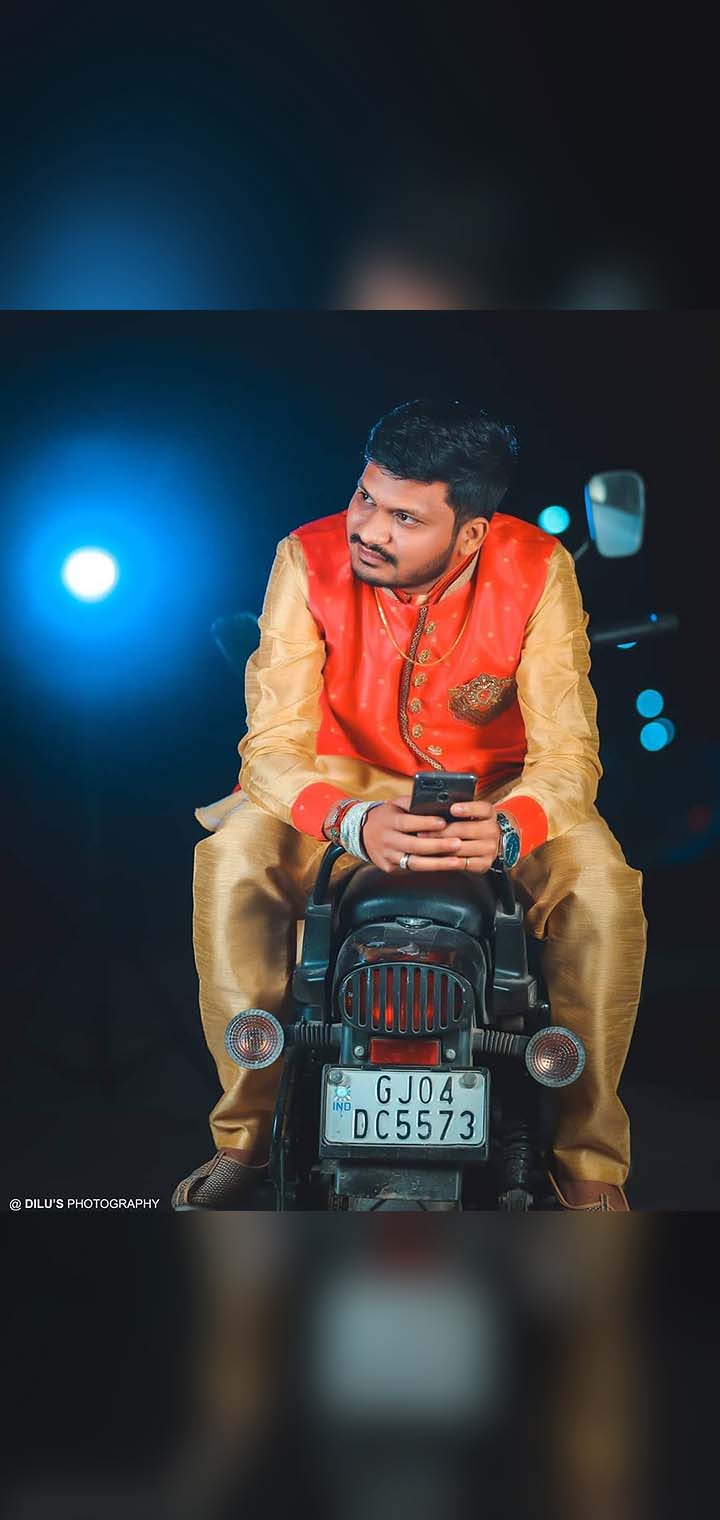 Dilus Photography Pose Image