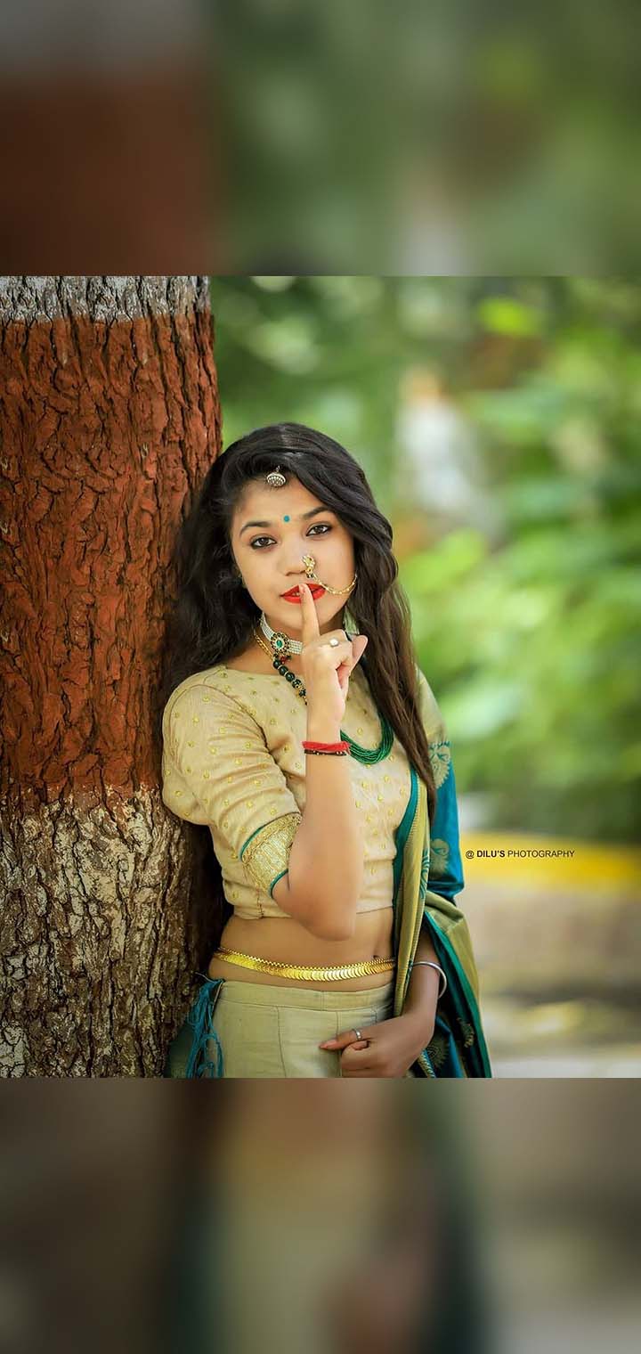 Dilus Photography Pose Image