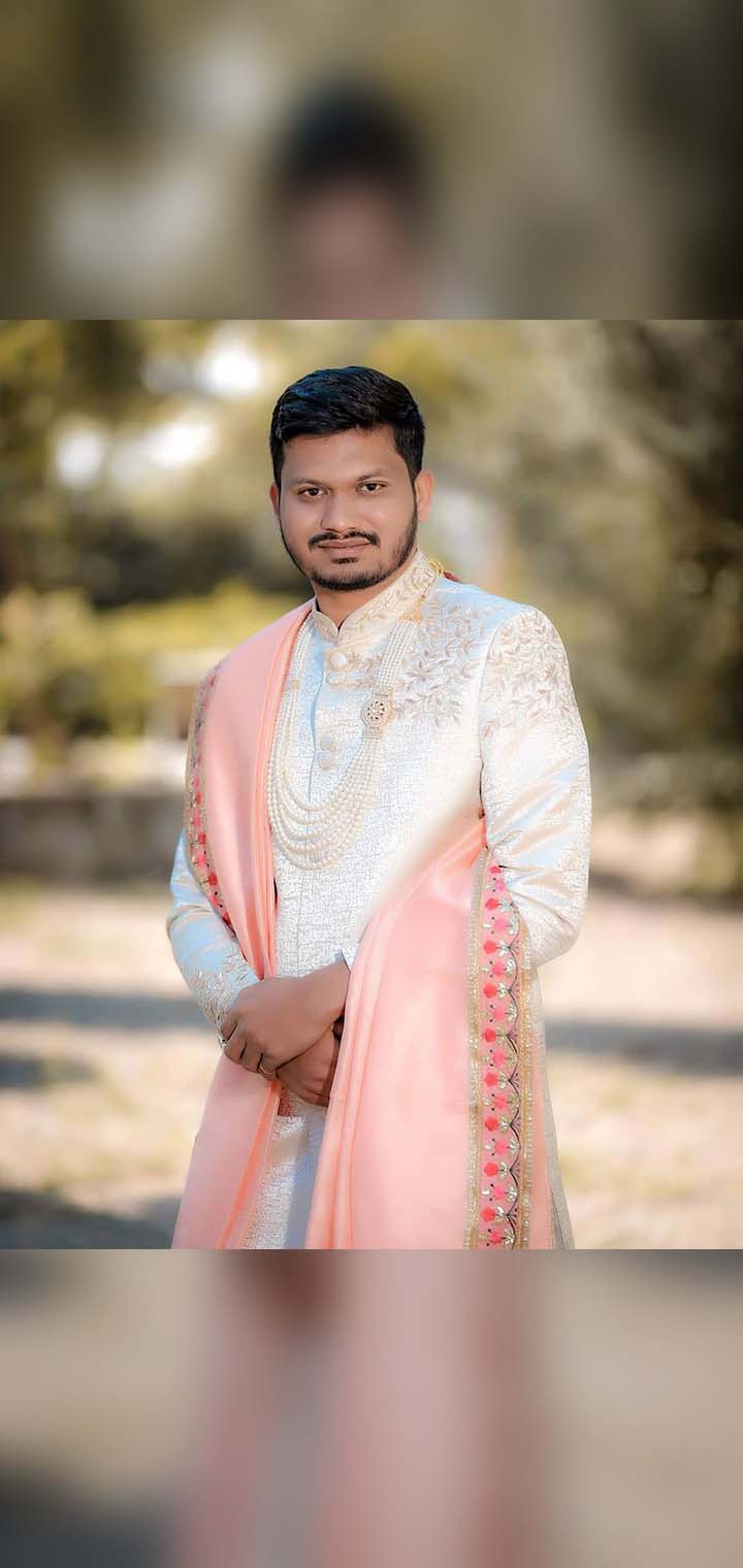 Dilus Photography Pose Image