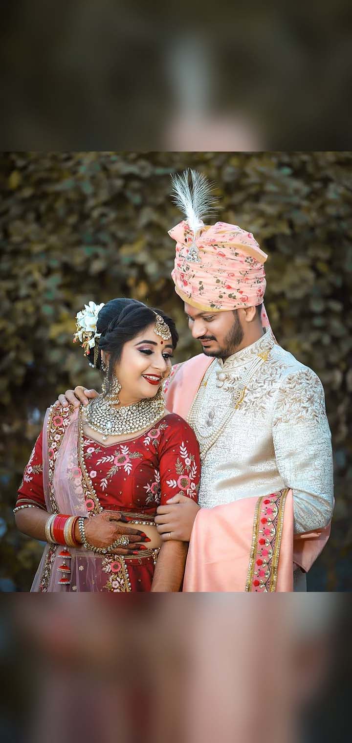 Dilus Photography Pose Image