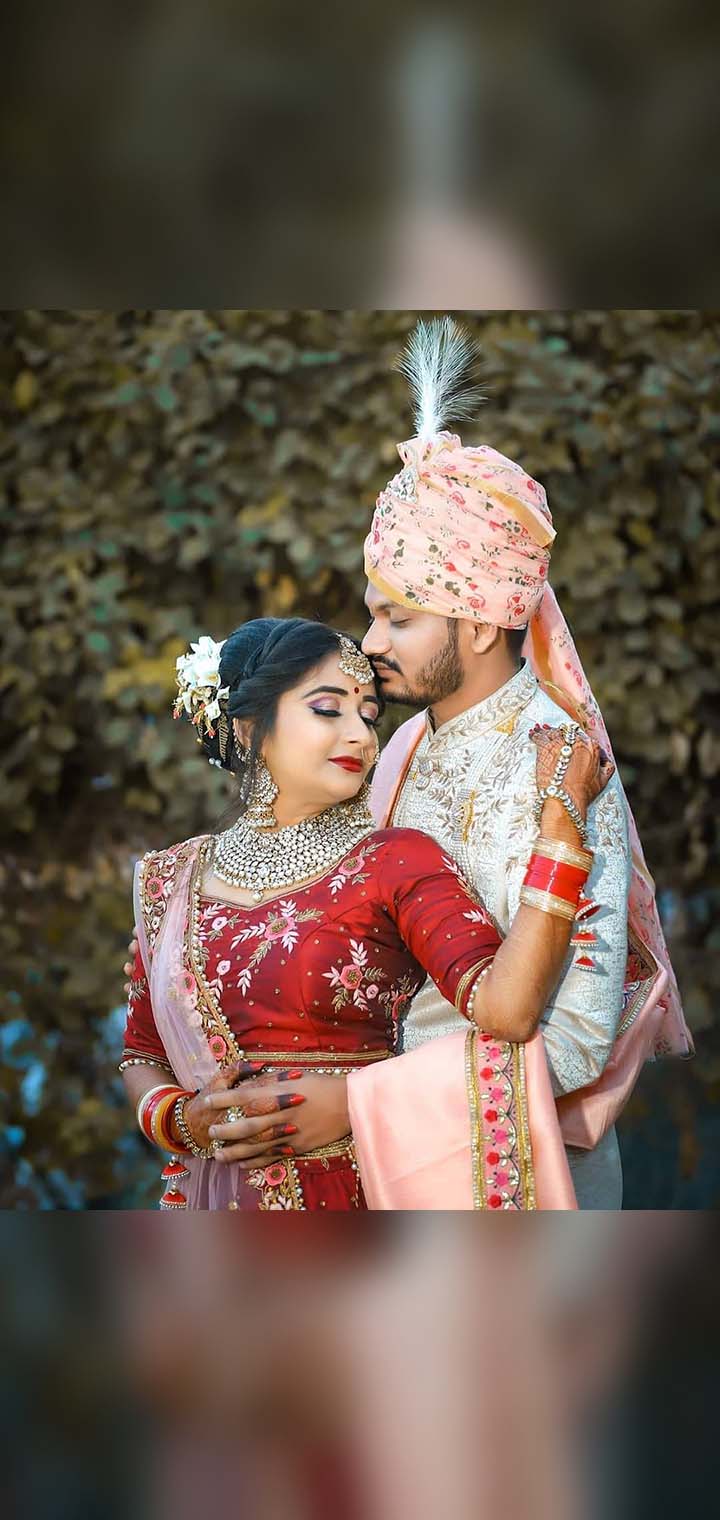 Dilus Photography Pose Image