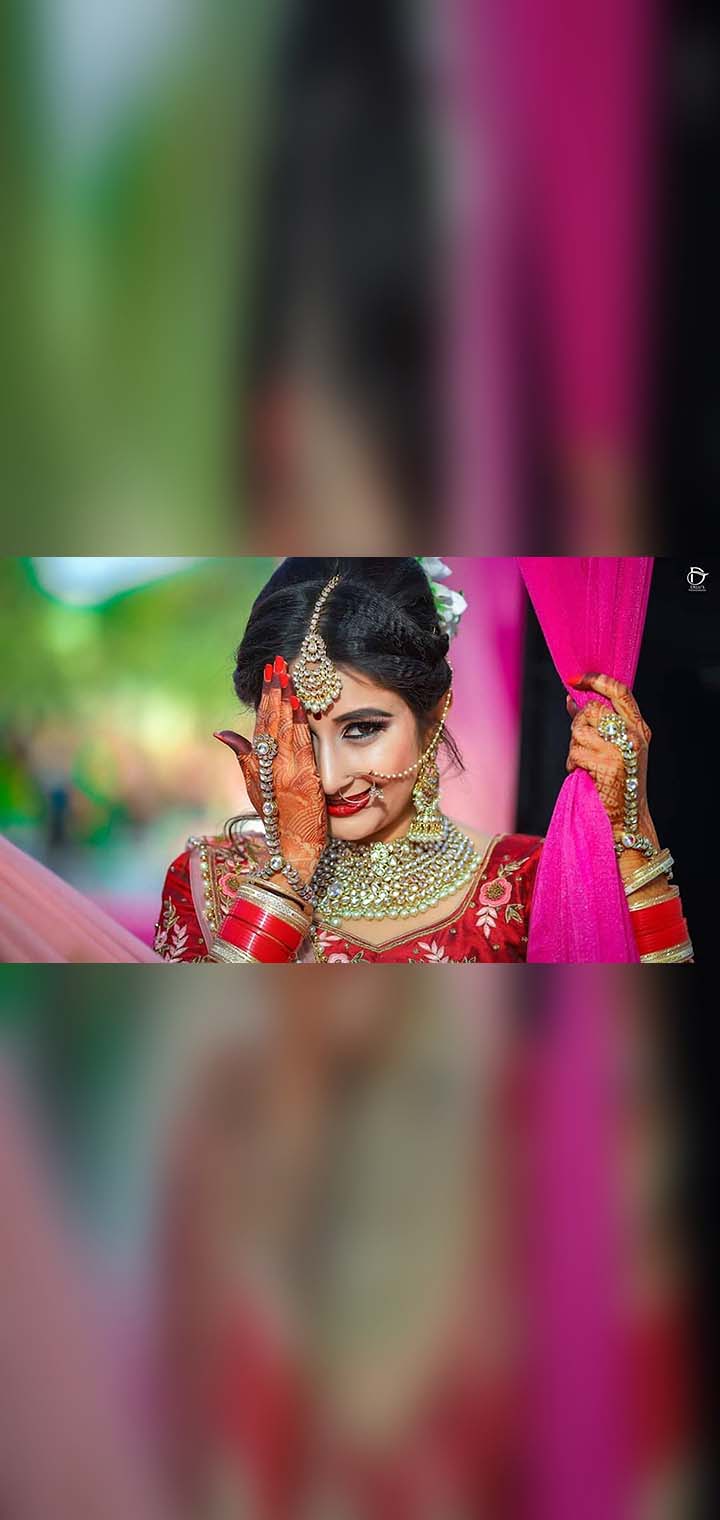 Dilus Photography Pose Image