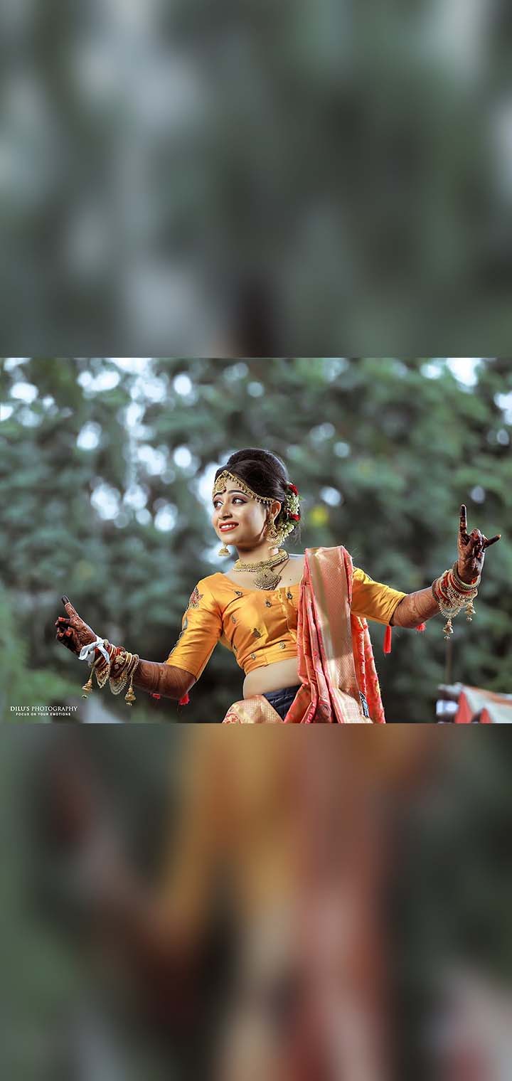 Dilus Photography Pose Image