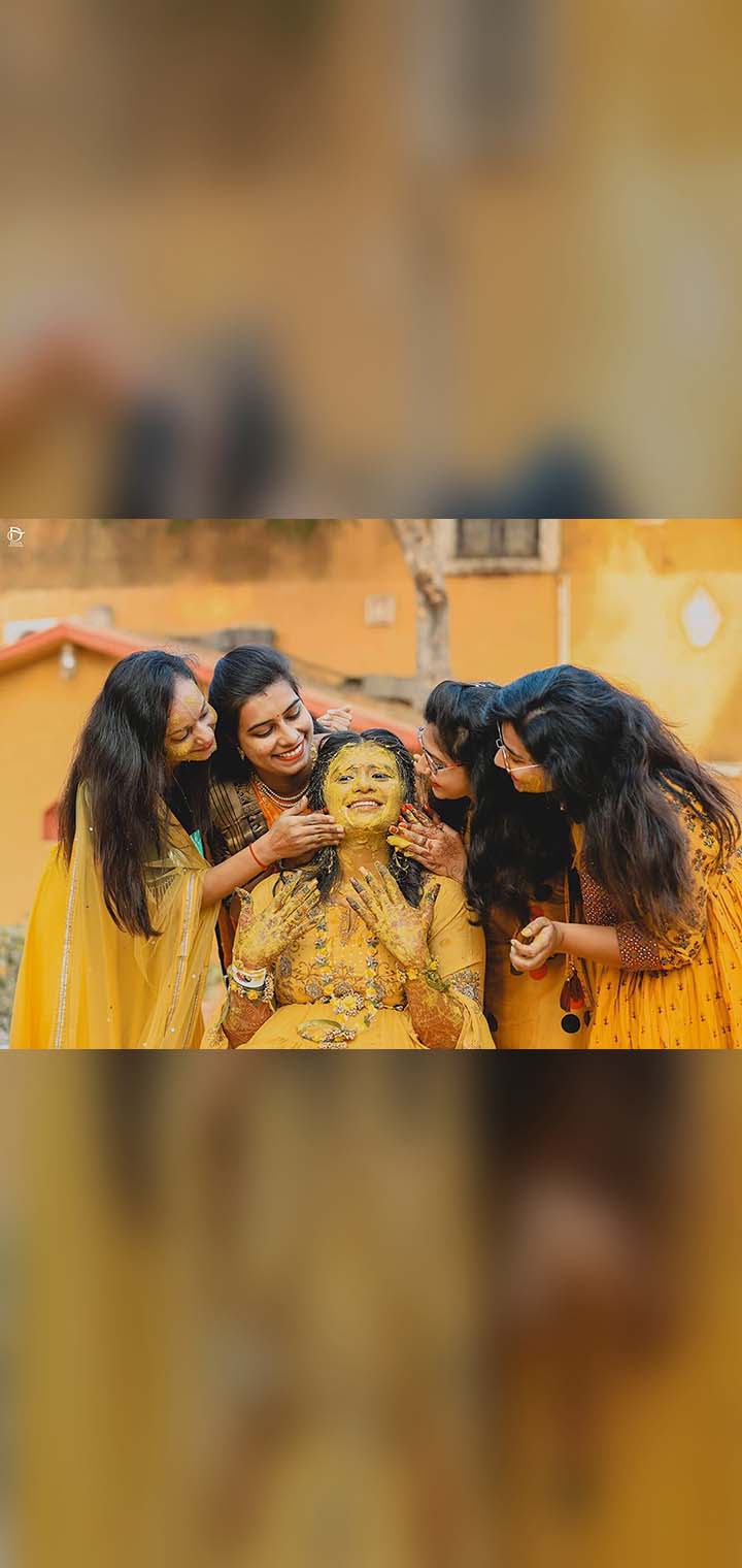 Dilus Photography Pose Image