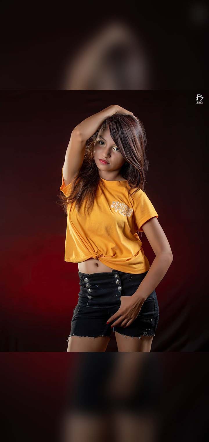 Dilus Photography Pose Image