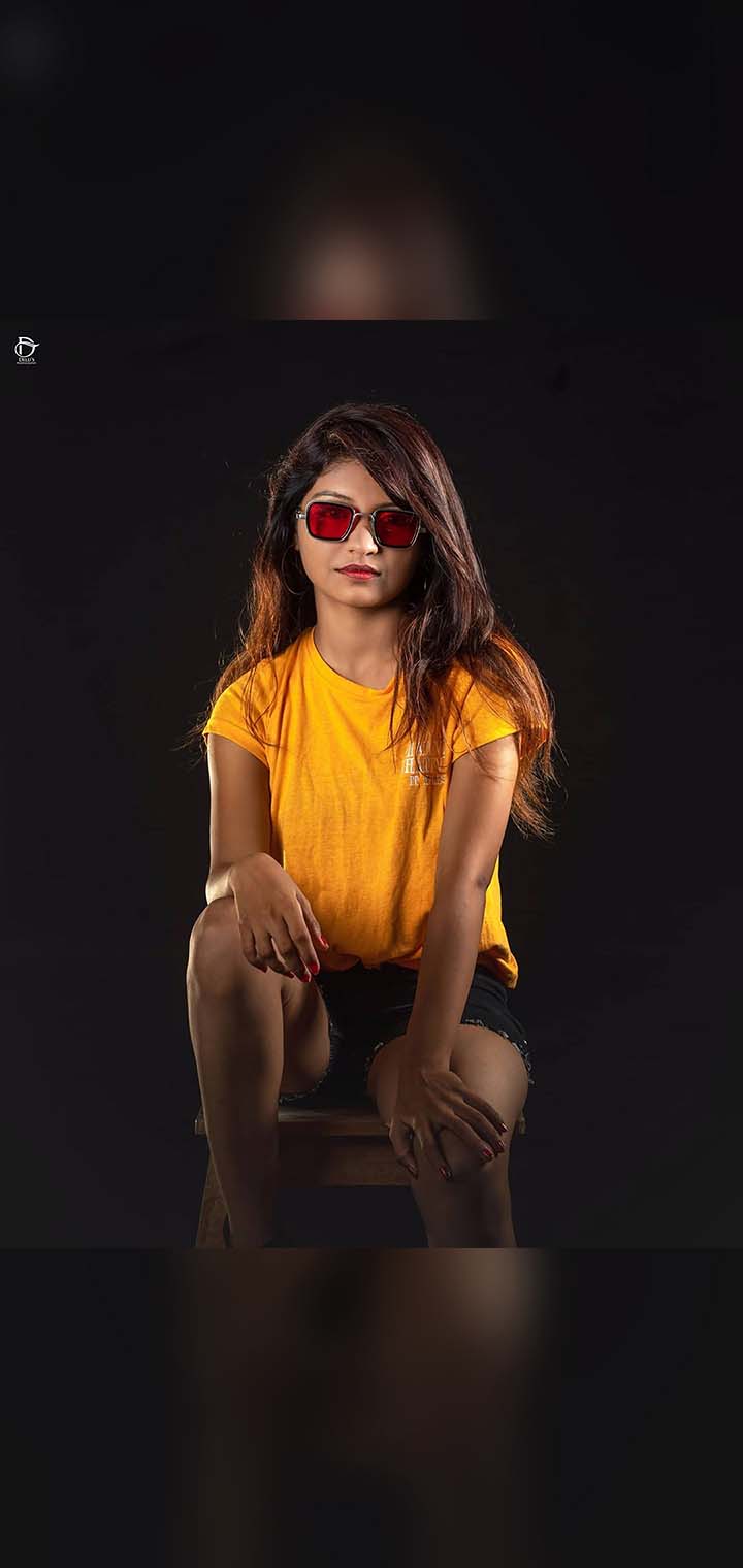 Dilus Photography Pose Image
