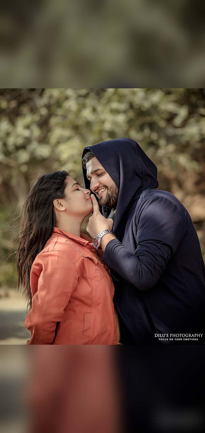 Dilus Photography Pose Image