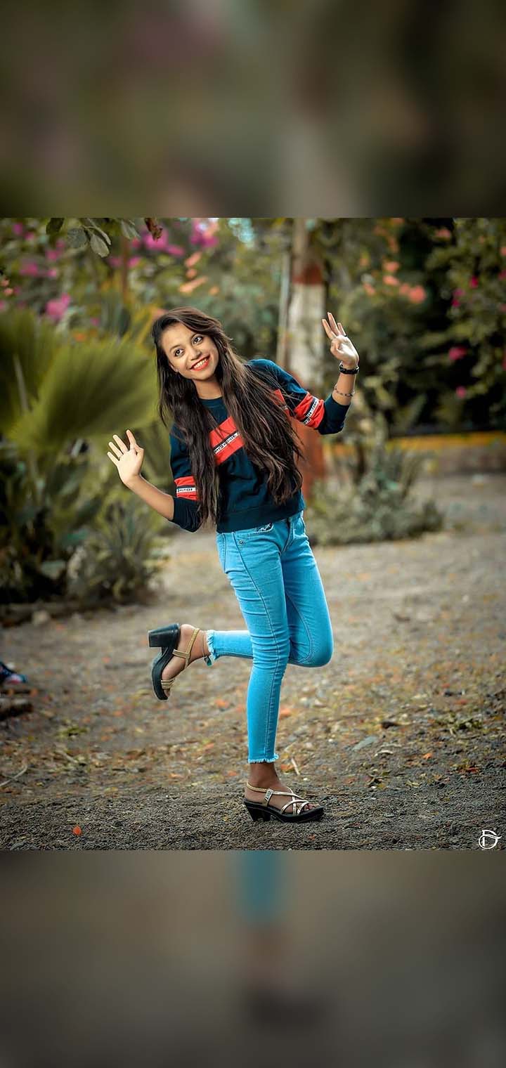Dilus Photography Pose Image