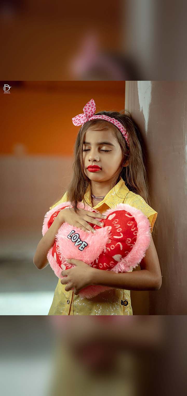 Dilus Photography Pose Image