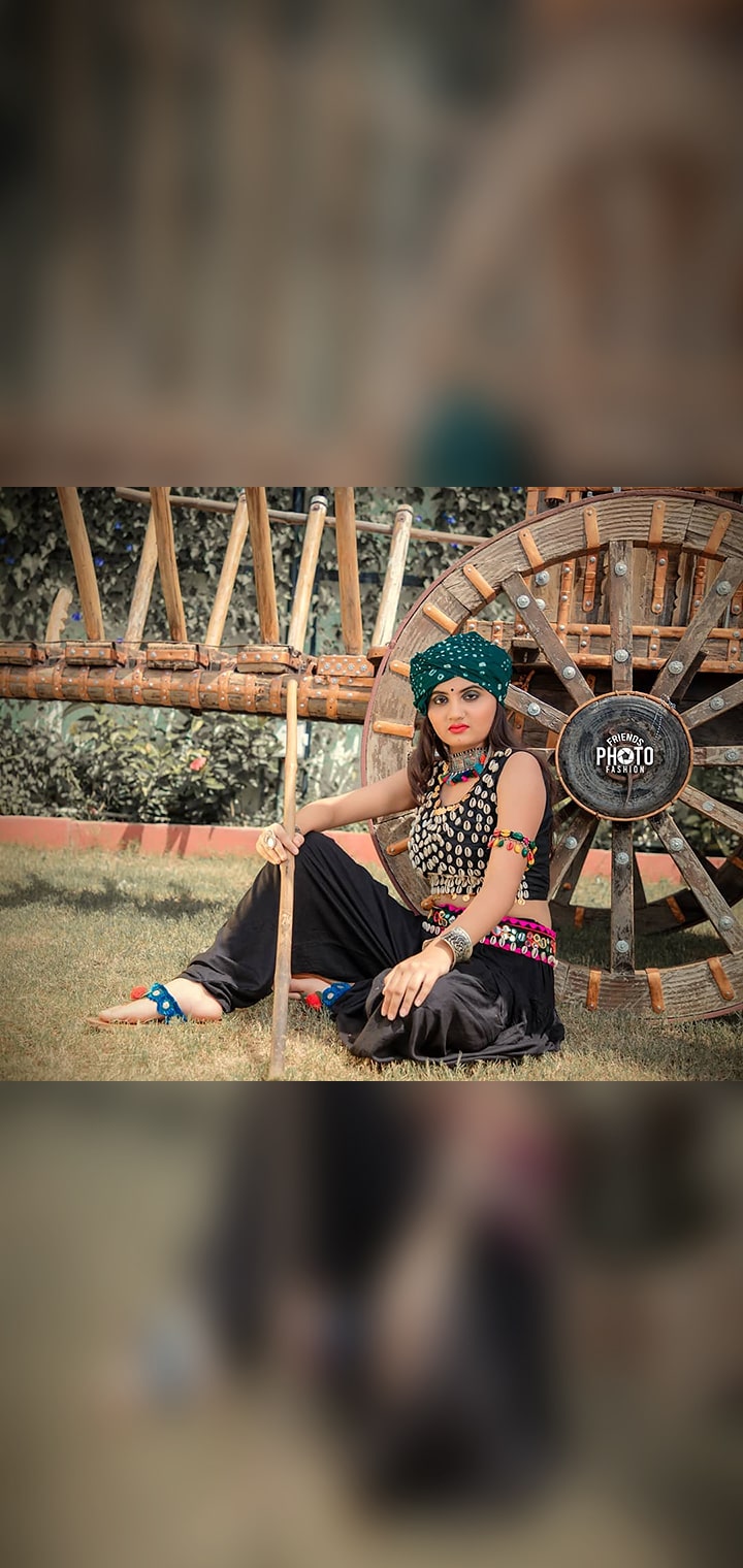 friends photo fashion Pose Image