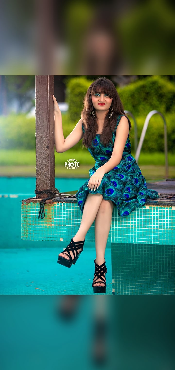 friends photo fashion Pose Image