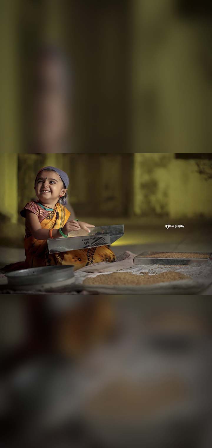 KG graphy Pose Image