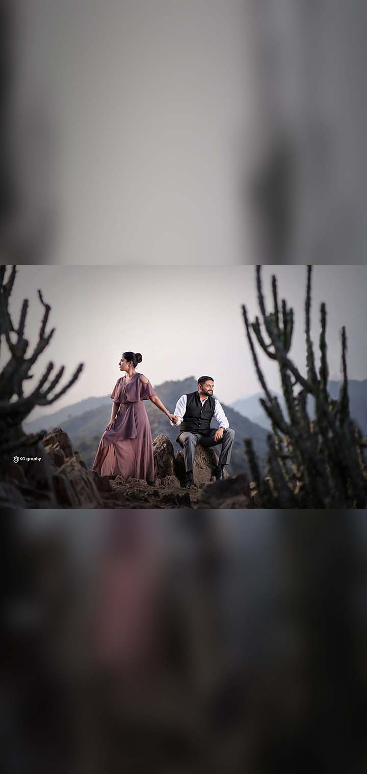 KG graphy Pose Image