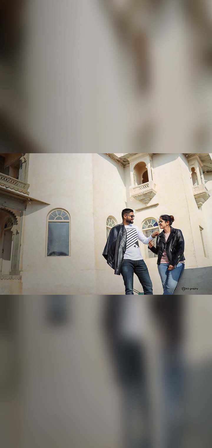 KG graphy Pose Image