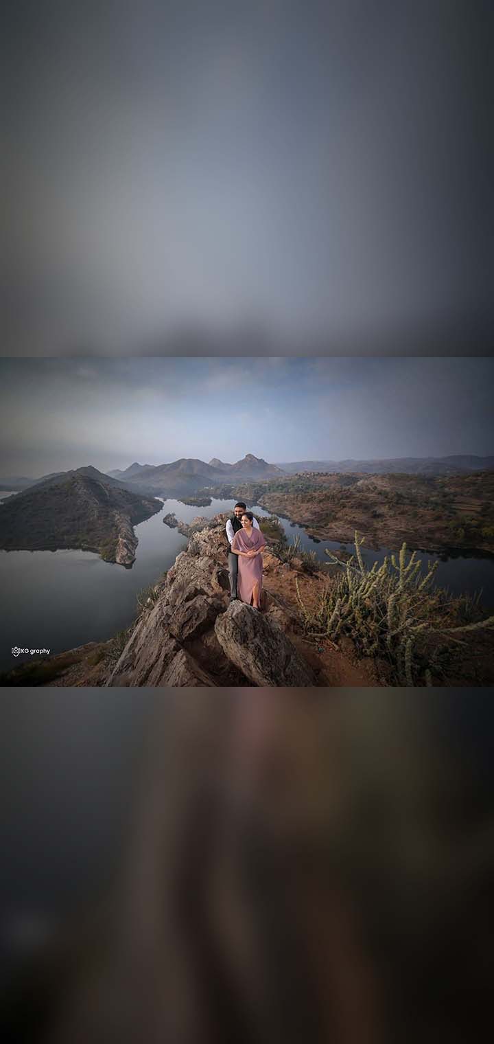 KG graphy Pose Image