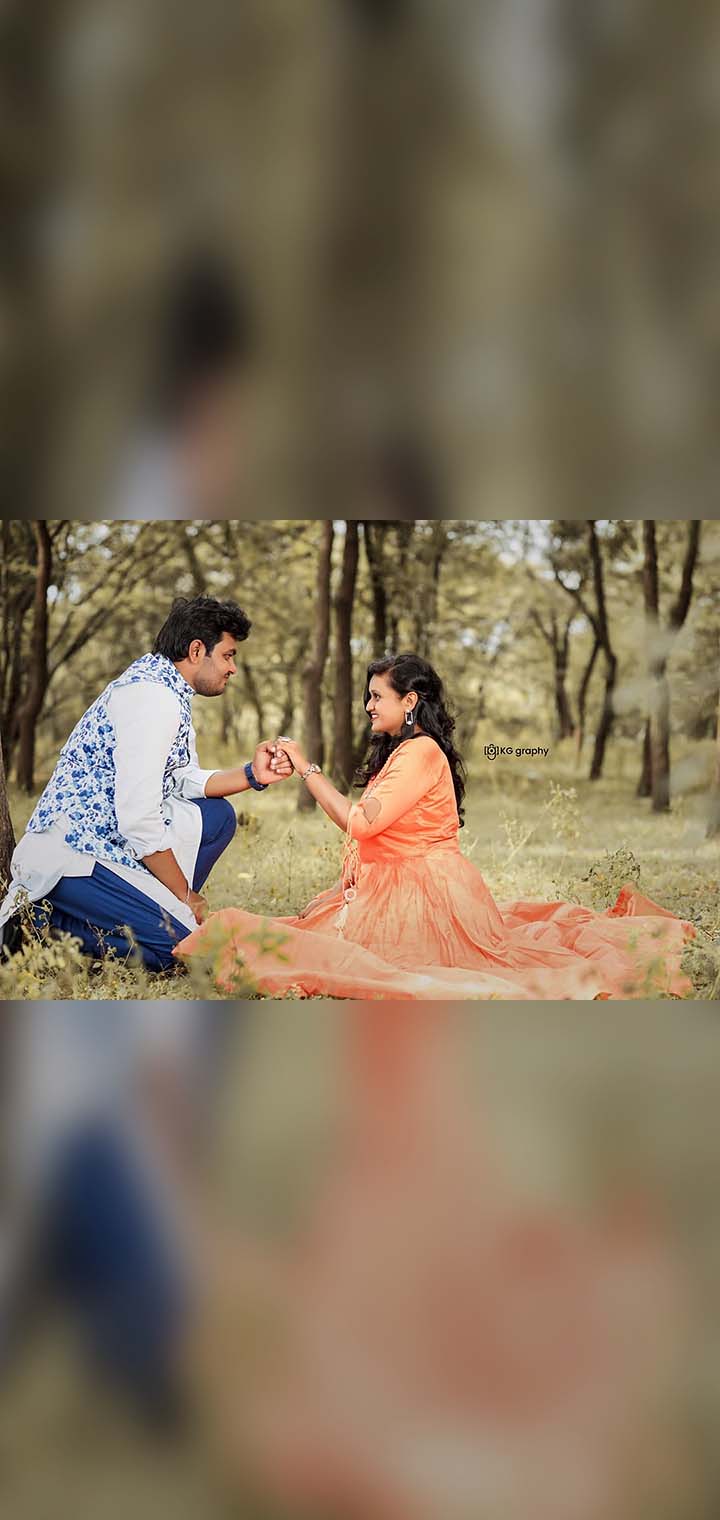 KG graphy Pose Image