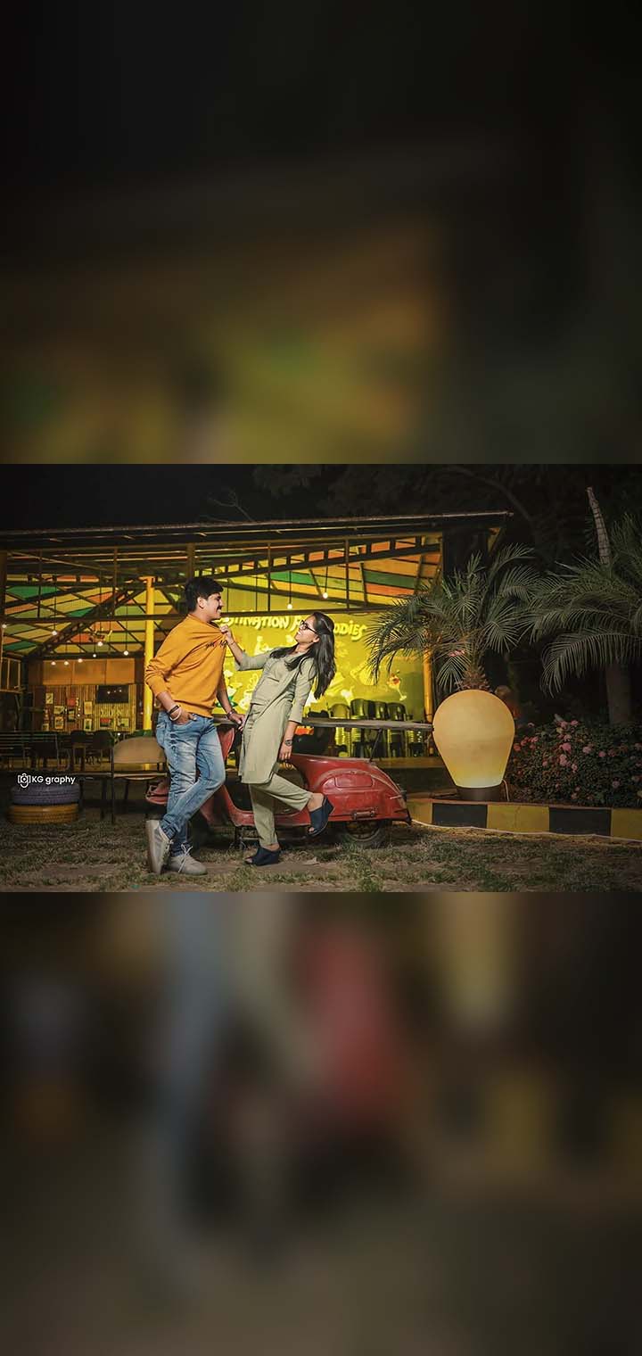 KG graphy Pose Image