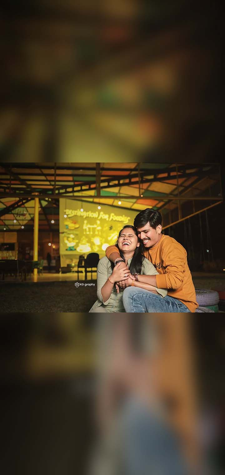 KG graphy Pose Image