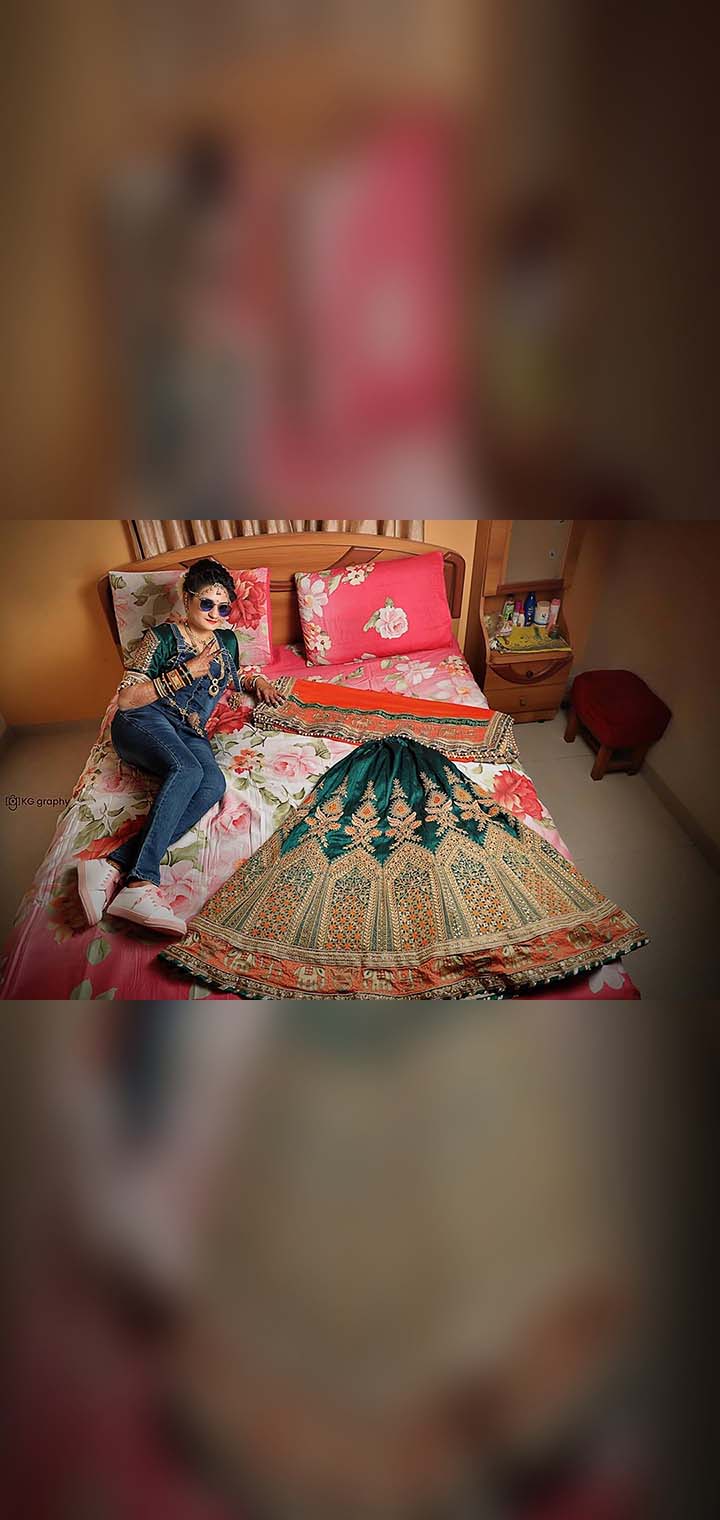 KG graphy Pose Image