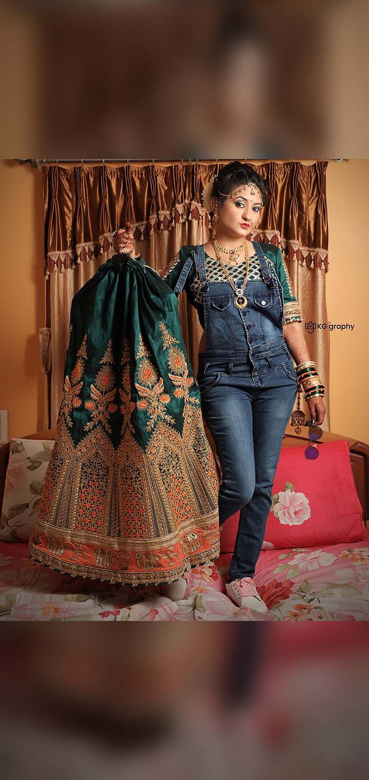 KG graphy Pose Image