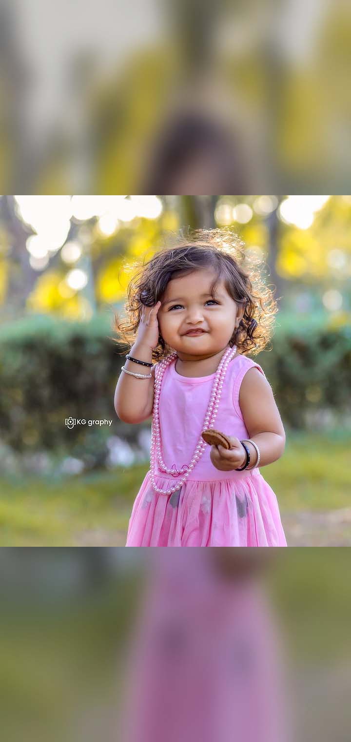 KG graphy Pose Image