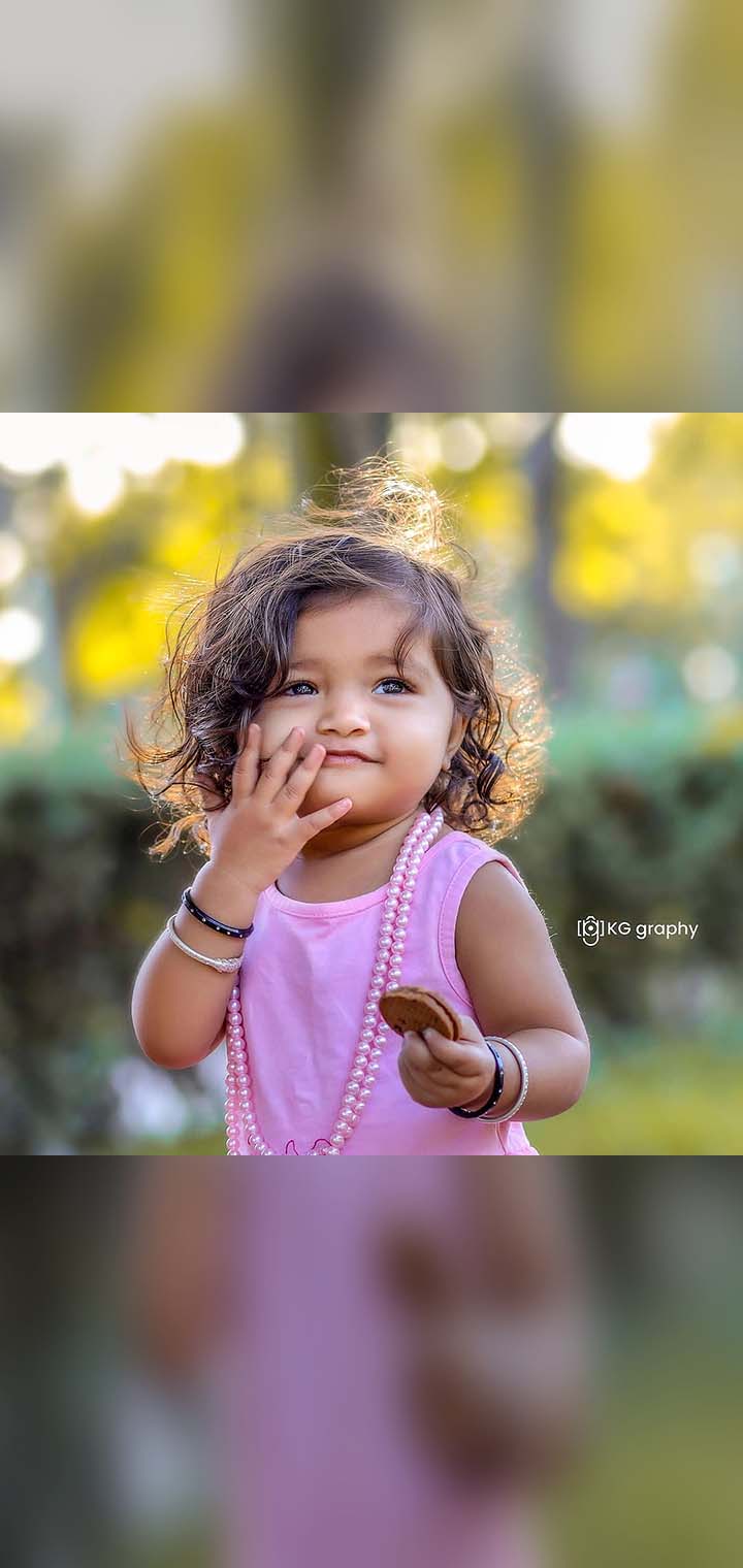 KG graphy Pose Image