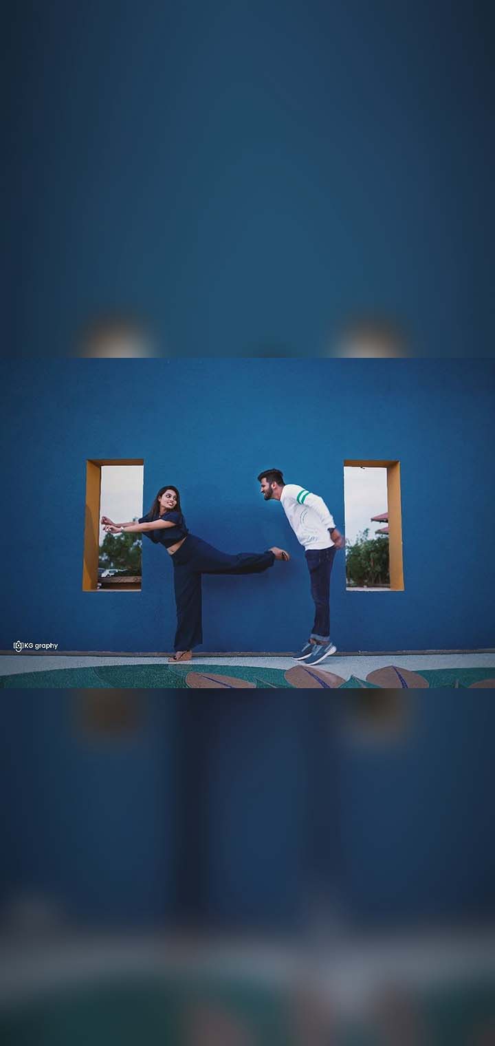 KG graphy Pose Image