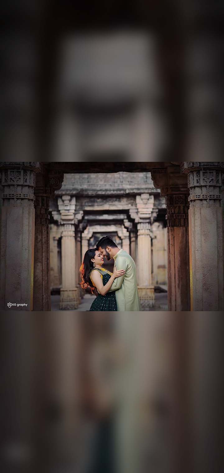 KG graphy Pose Image