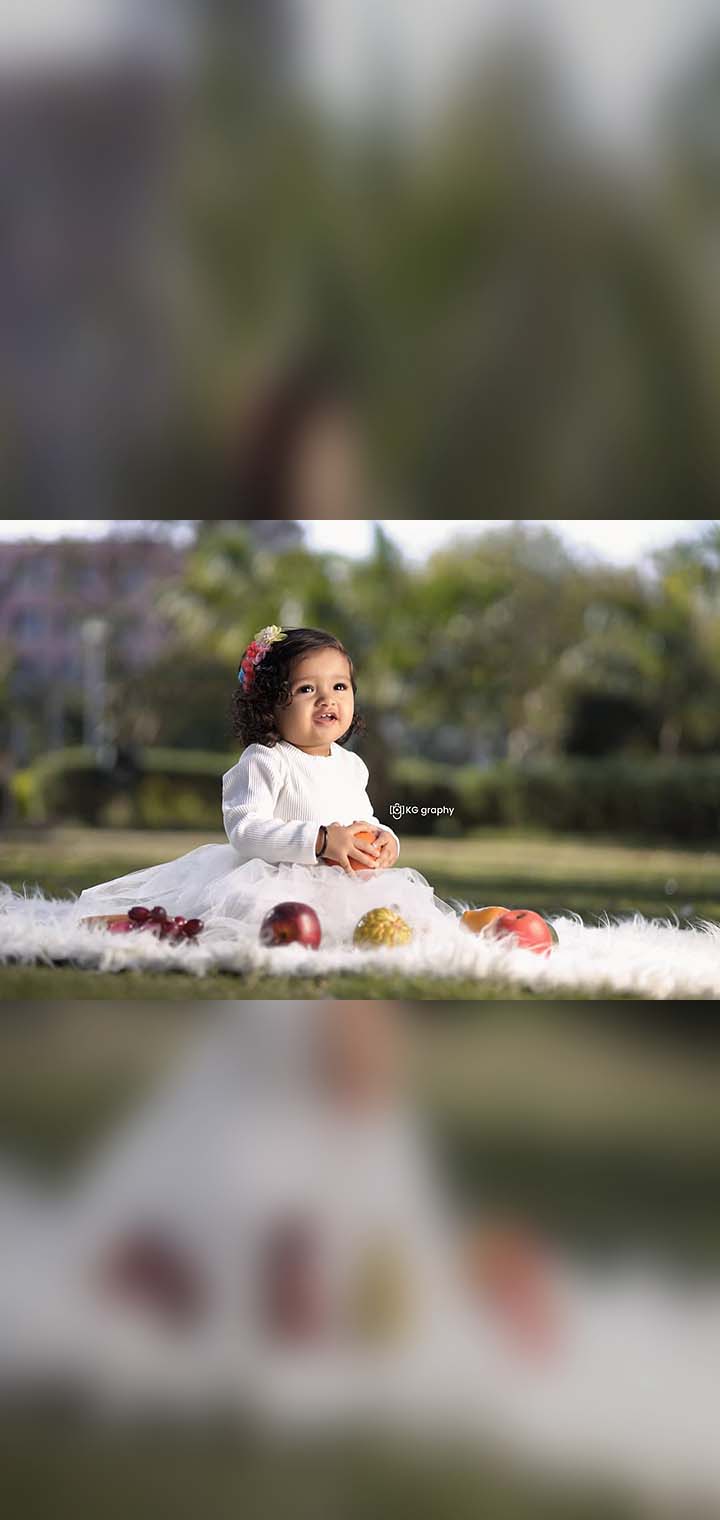 KG graphy Pose Image