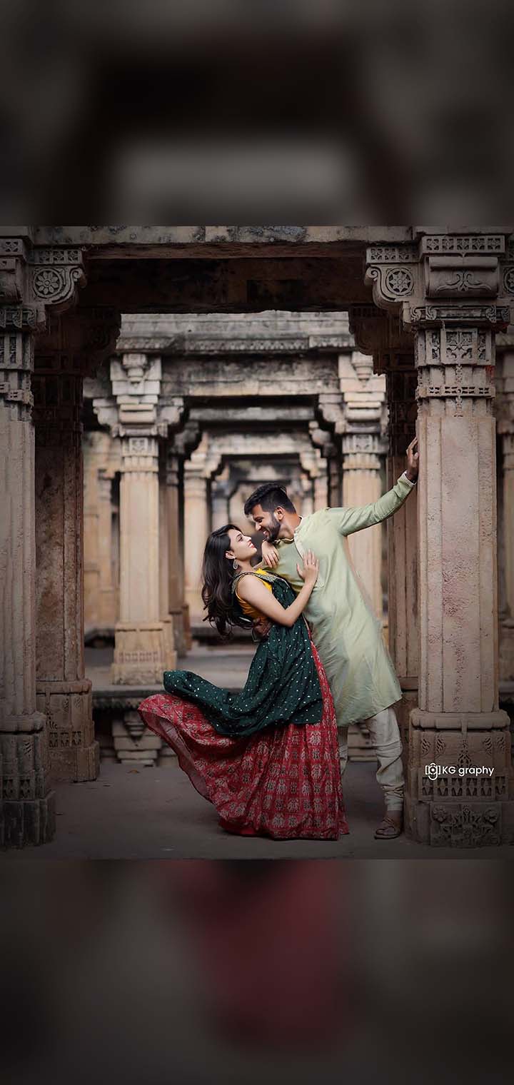 KG graphy Pose Image