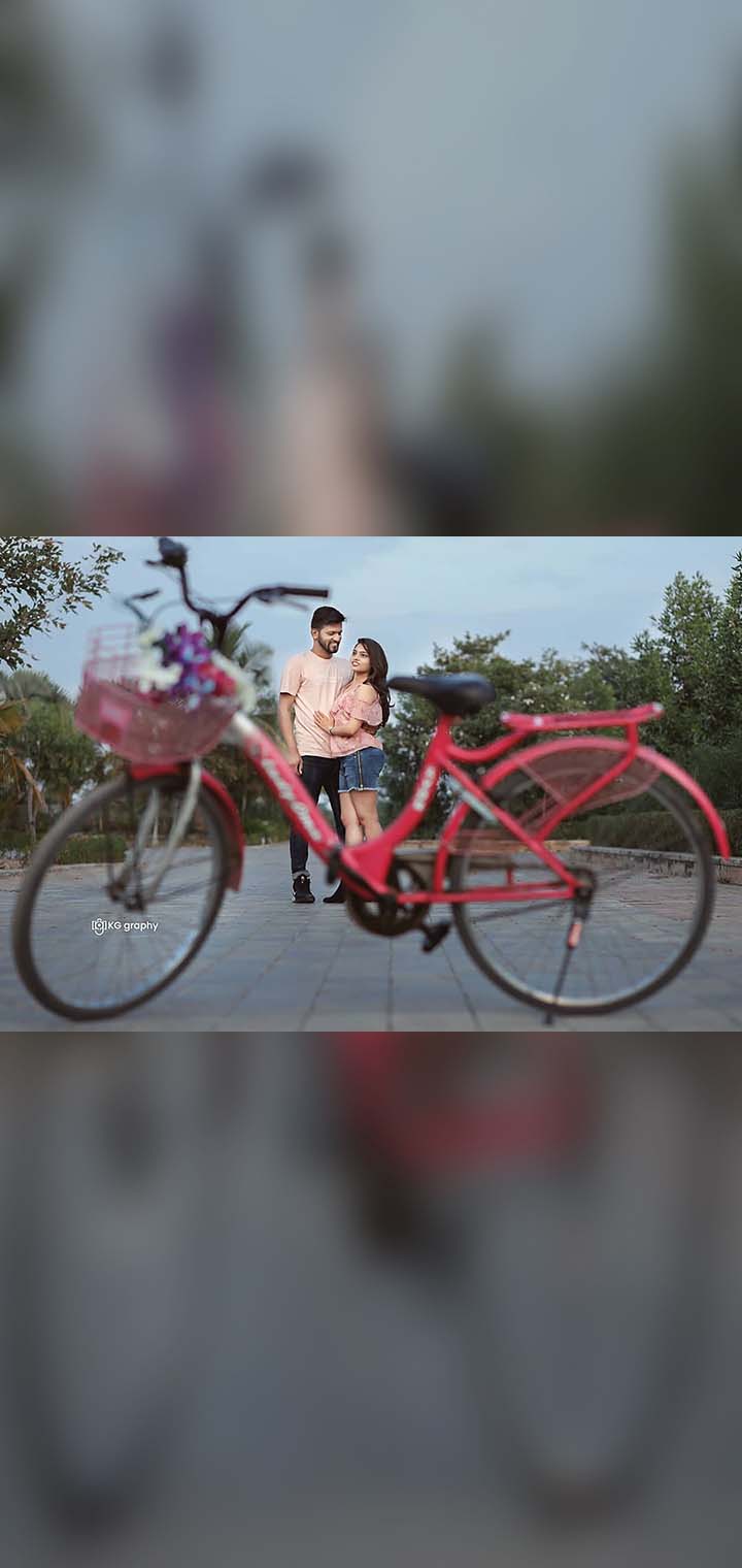 KG graphy Pose Image