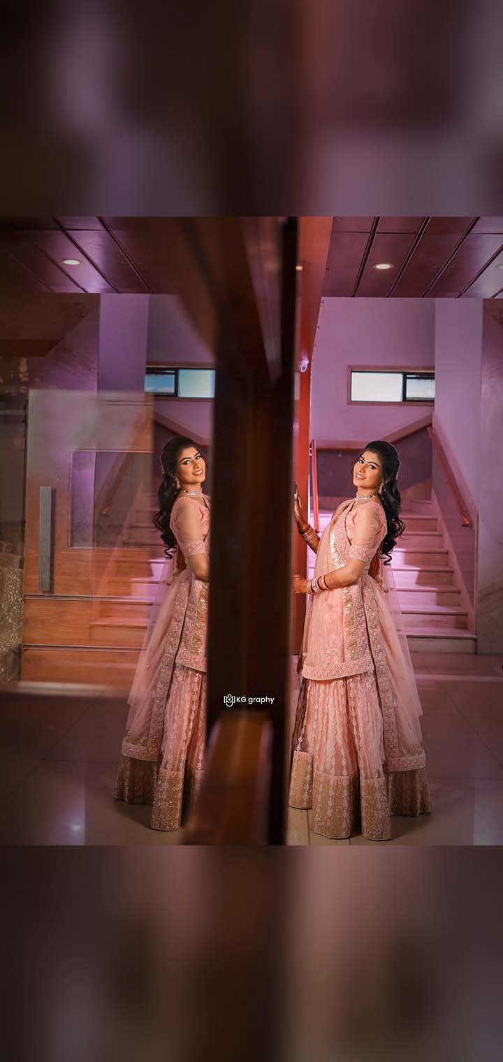 KG graphy Pose Image