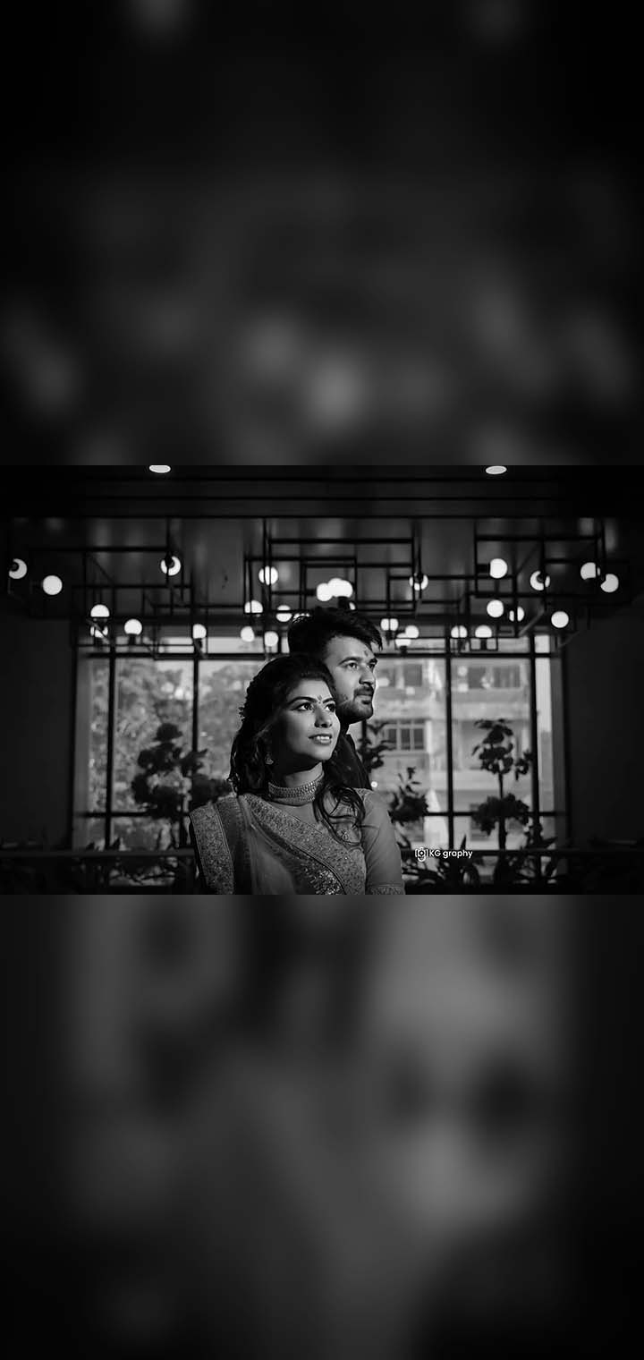 KG graphy Pose Image
