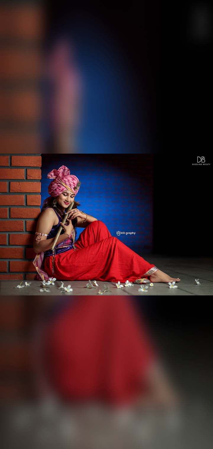 KG graphy Pose Image