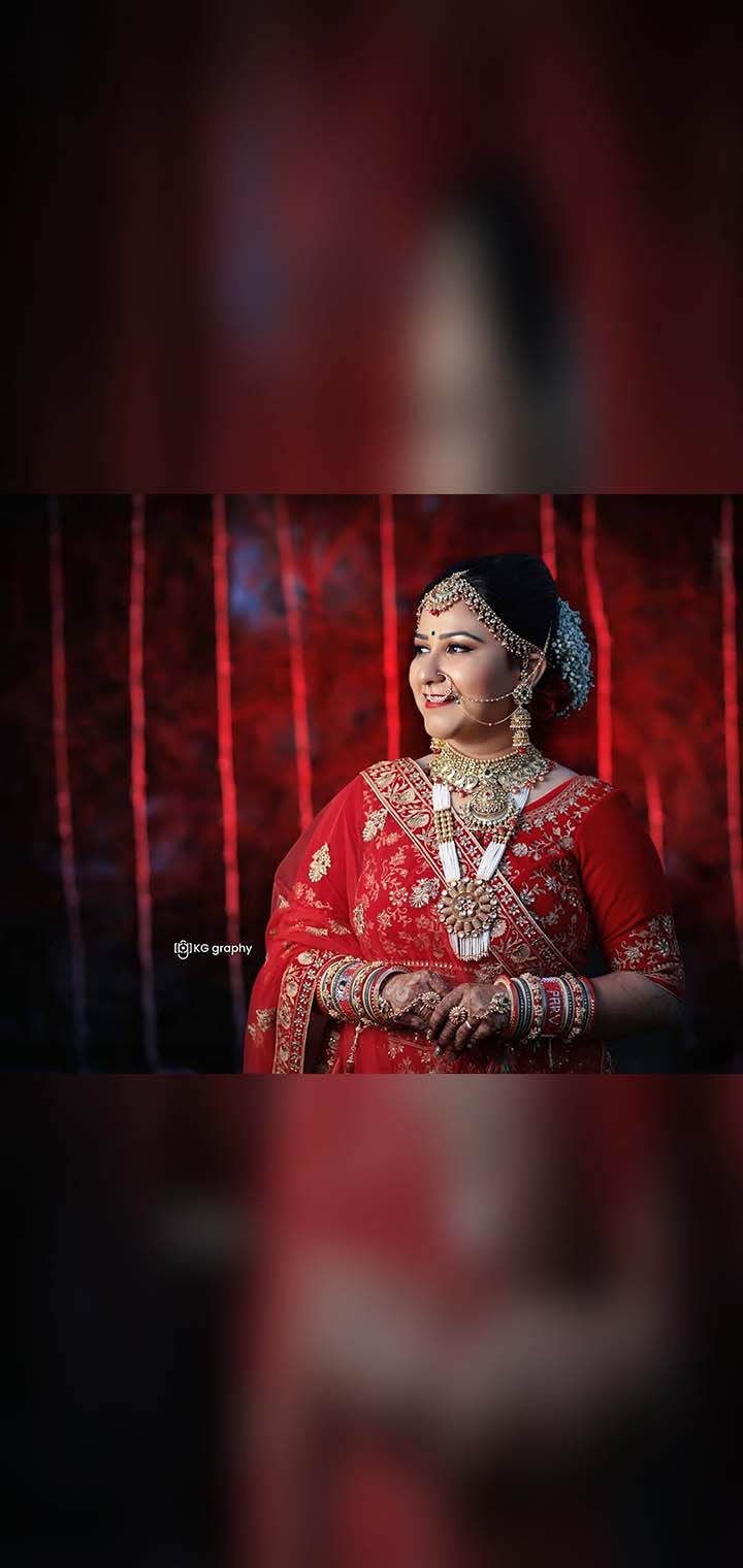 Dilus Photography Pose Image