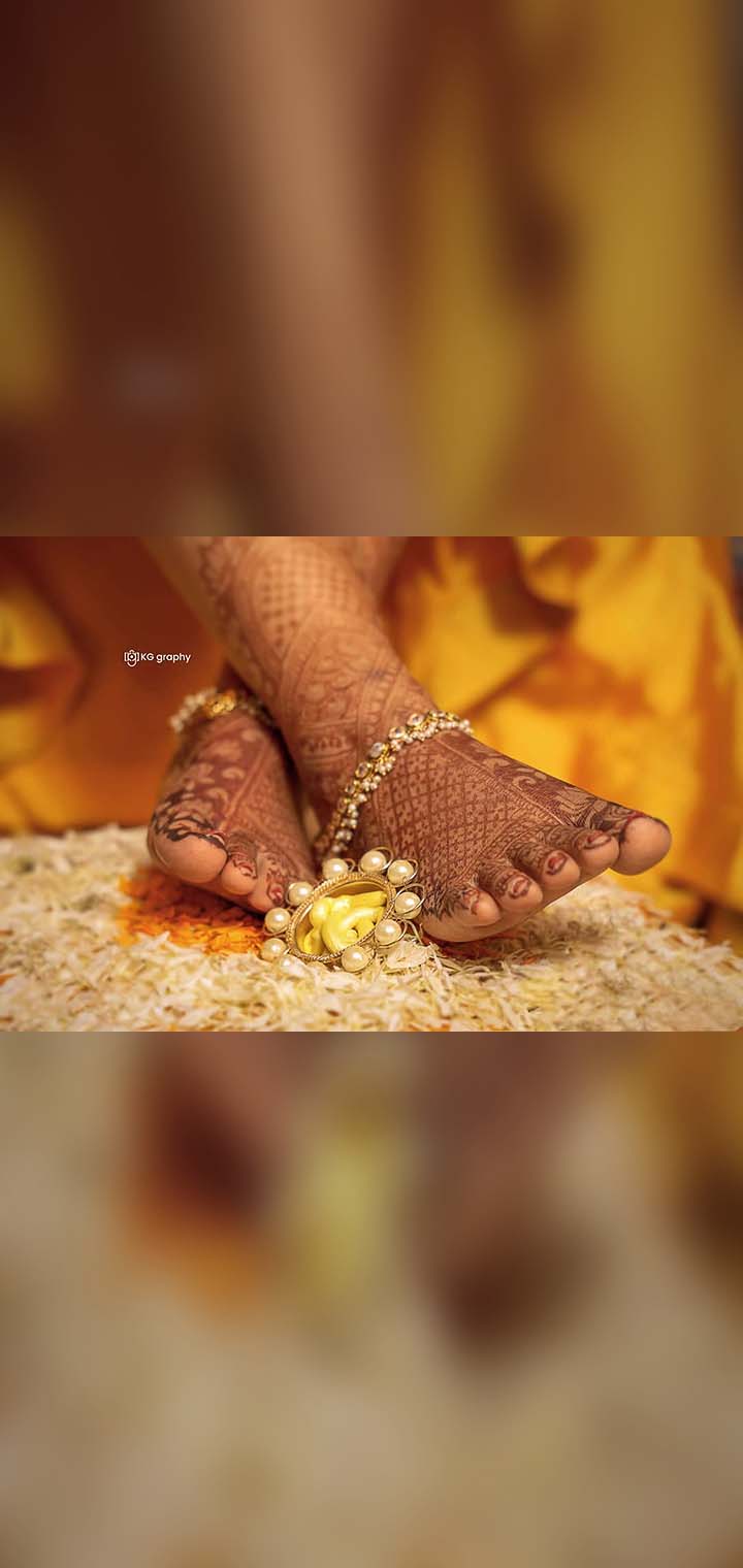 KG graphy Pose Image