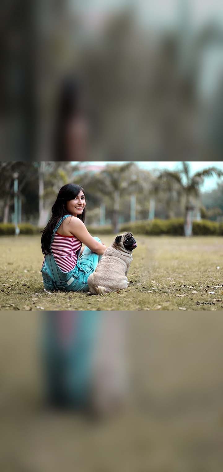 KG graphy Pose Image