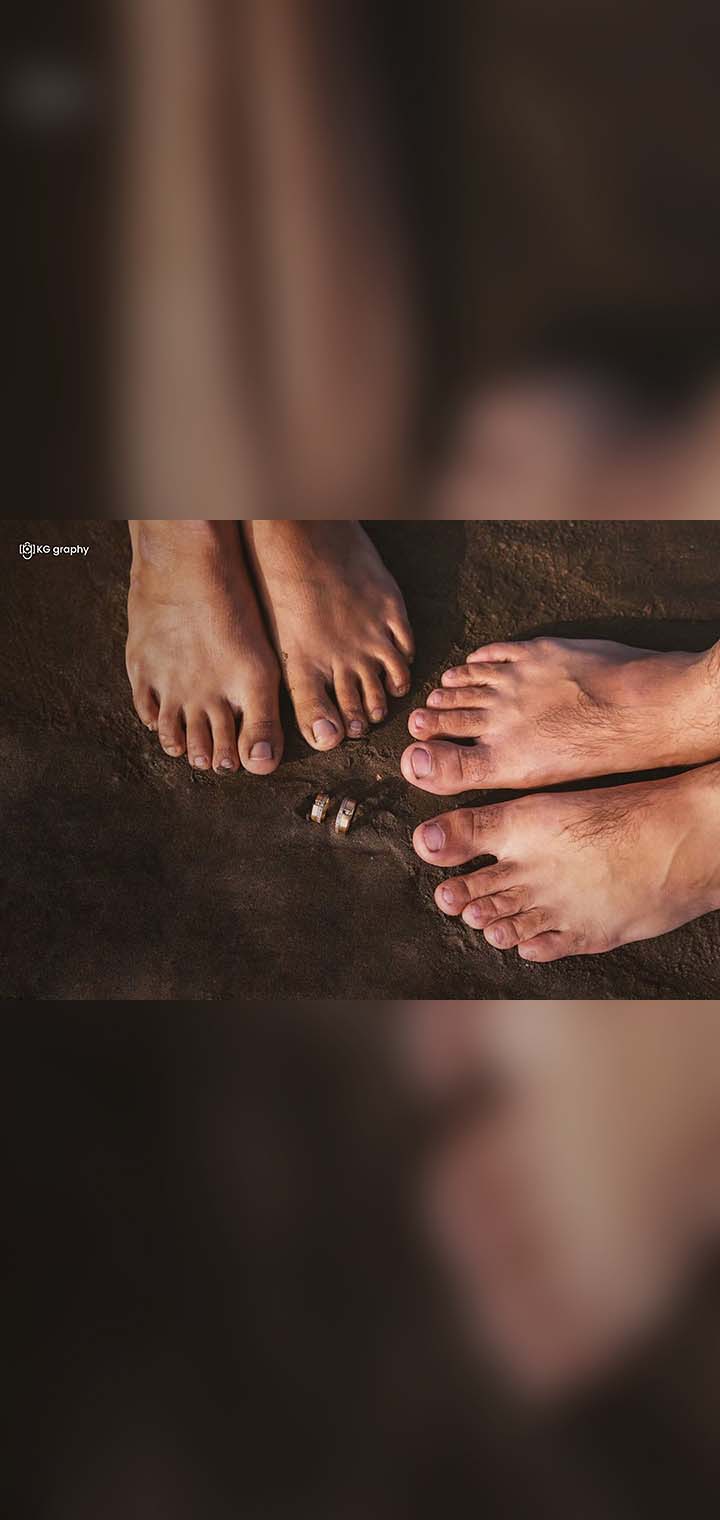 KG graphy Pose Image