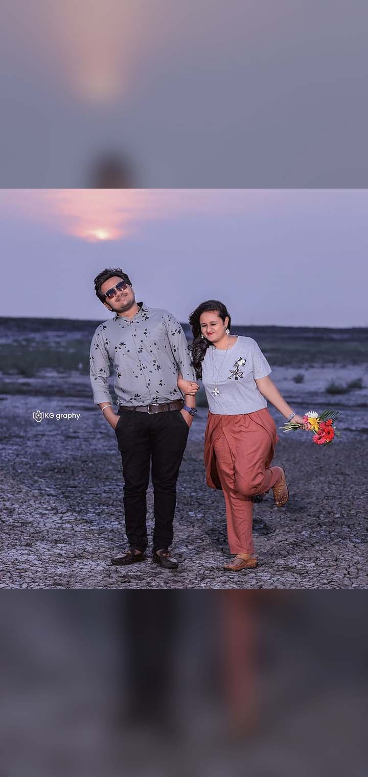 KG graphy Pose Image