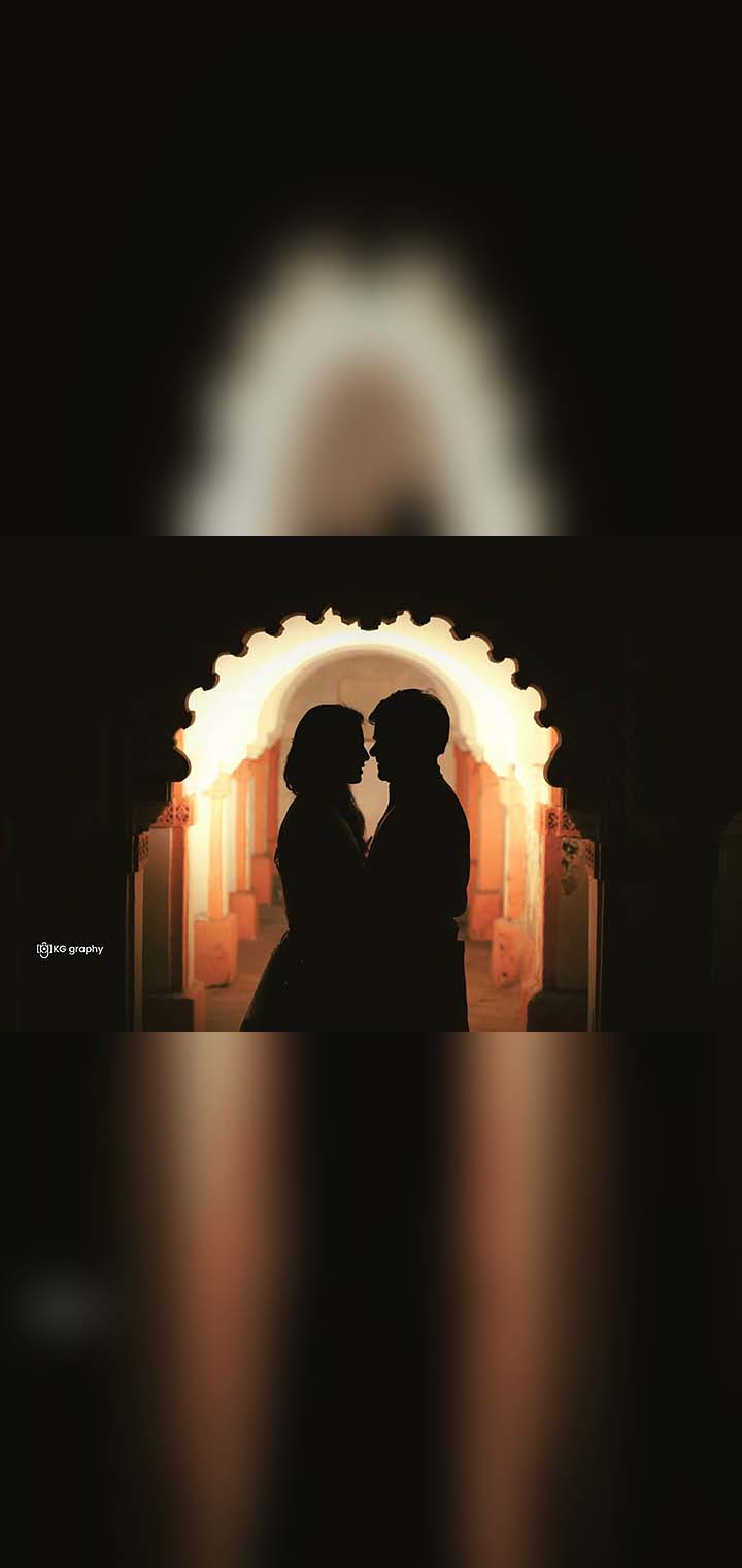 KG graphy Pose Image