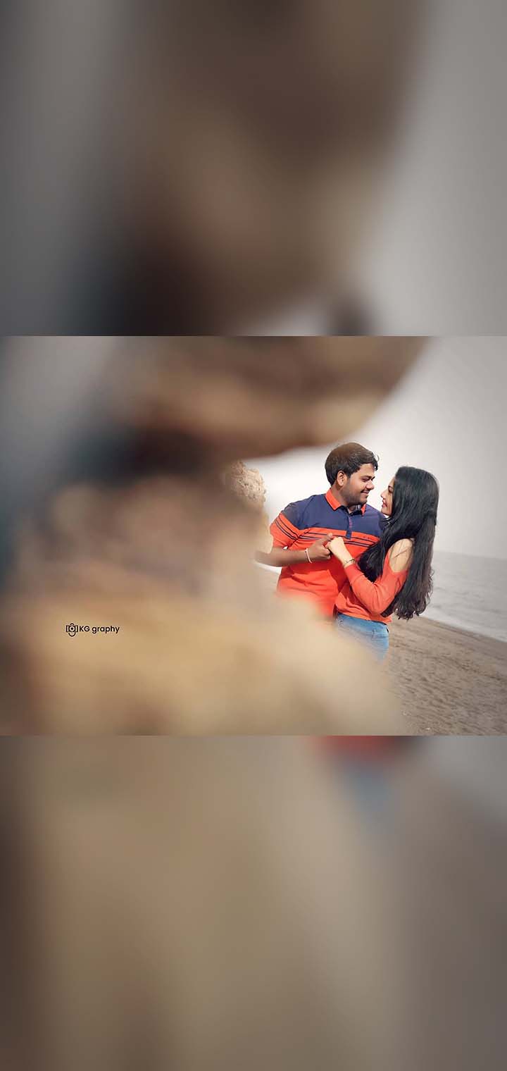 KG graphy Pose Image