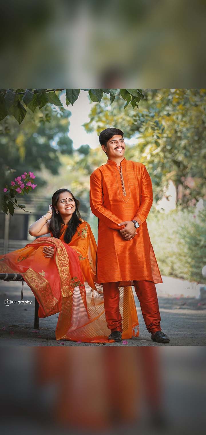 KG graphy Pose Image