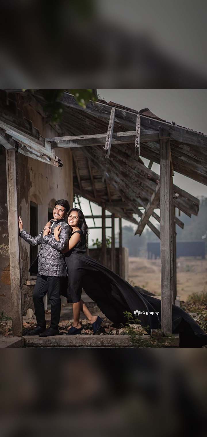 KG graphy Pose Image