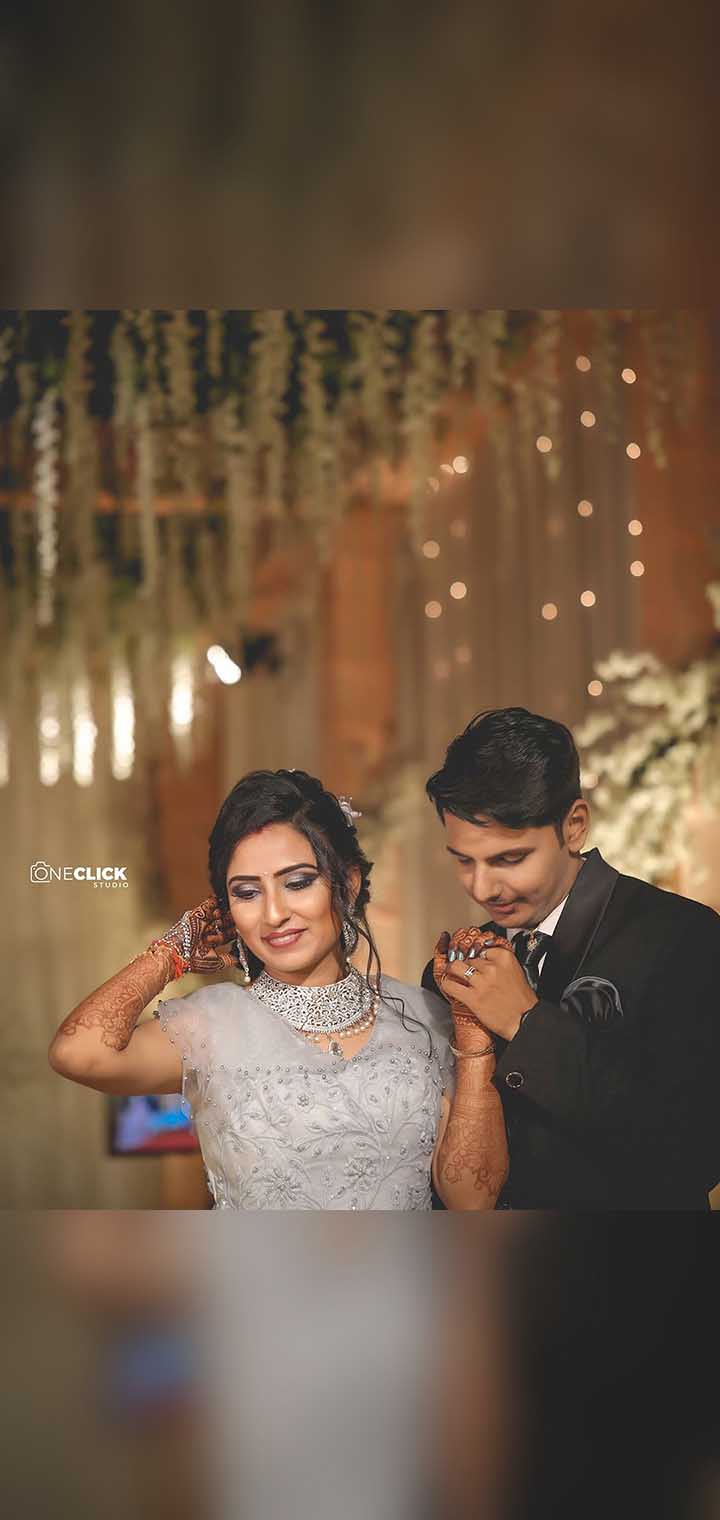 One Click Studio Pose Image